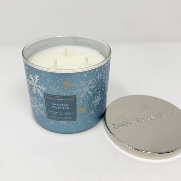 BATH & BODY WORKS SWEATER WEATHER 3 Wick Candle - Picture 1 of 2
